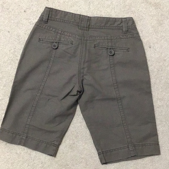 AEROPOSTALE BERMUDAS (2 for 1 Price!) - Picture 3 of 6